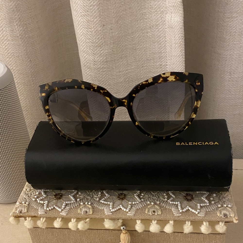 Balenciaga Women's Tortoiseshell Cat-Eye Sunglasses - Brown and Black
